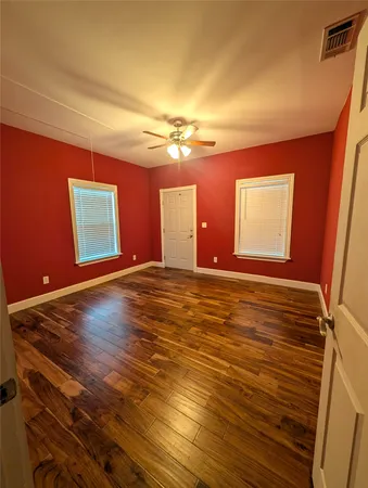 a view of a livingroom with a workspace