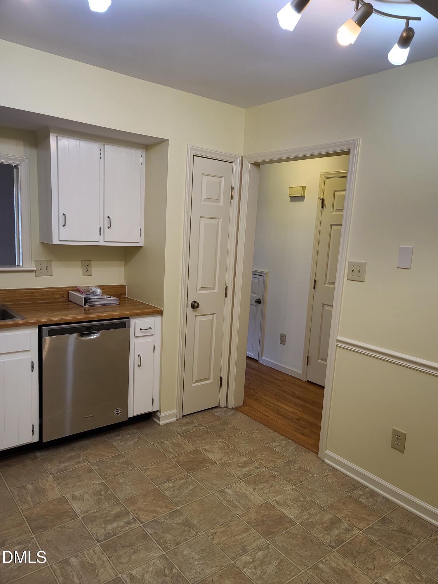 6416 Meadow View Drive Raleigh, NC 27609 - Photo 7 of 55