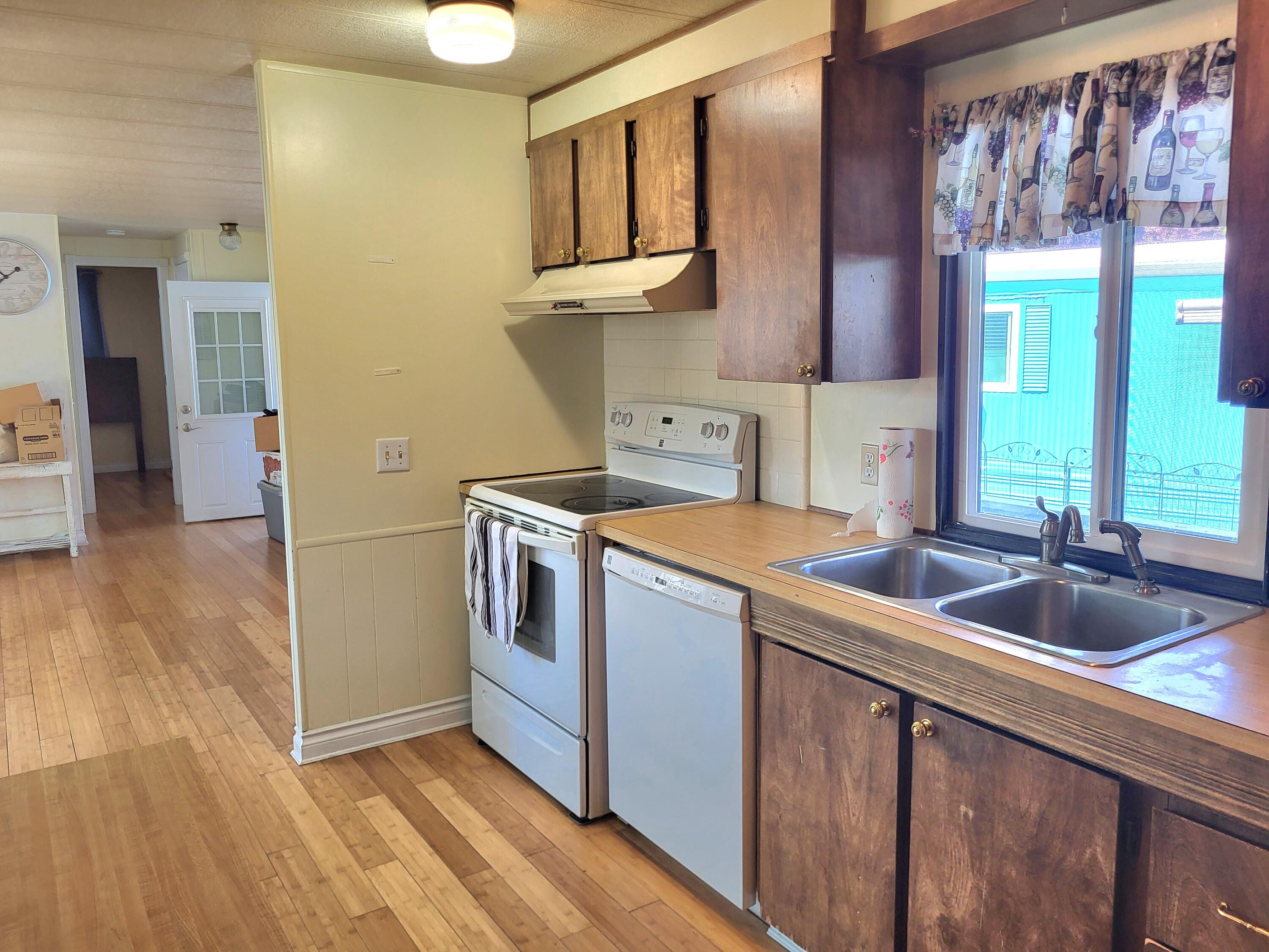 2385 Table Rock Road, Unit SPC 28 Medford, OR 97501 - Photo 2 of 20 20260430_114121