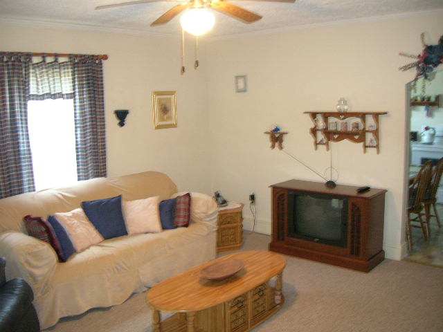304 Barton Street Easley, SC 29640 - Photo 8 of 13 Gallery Image 8