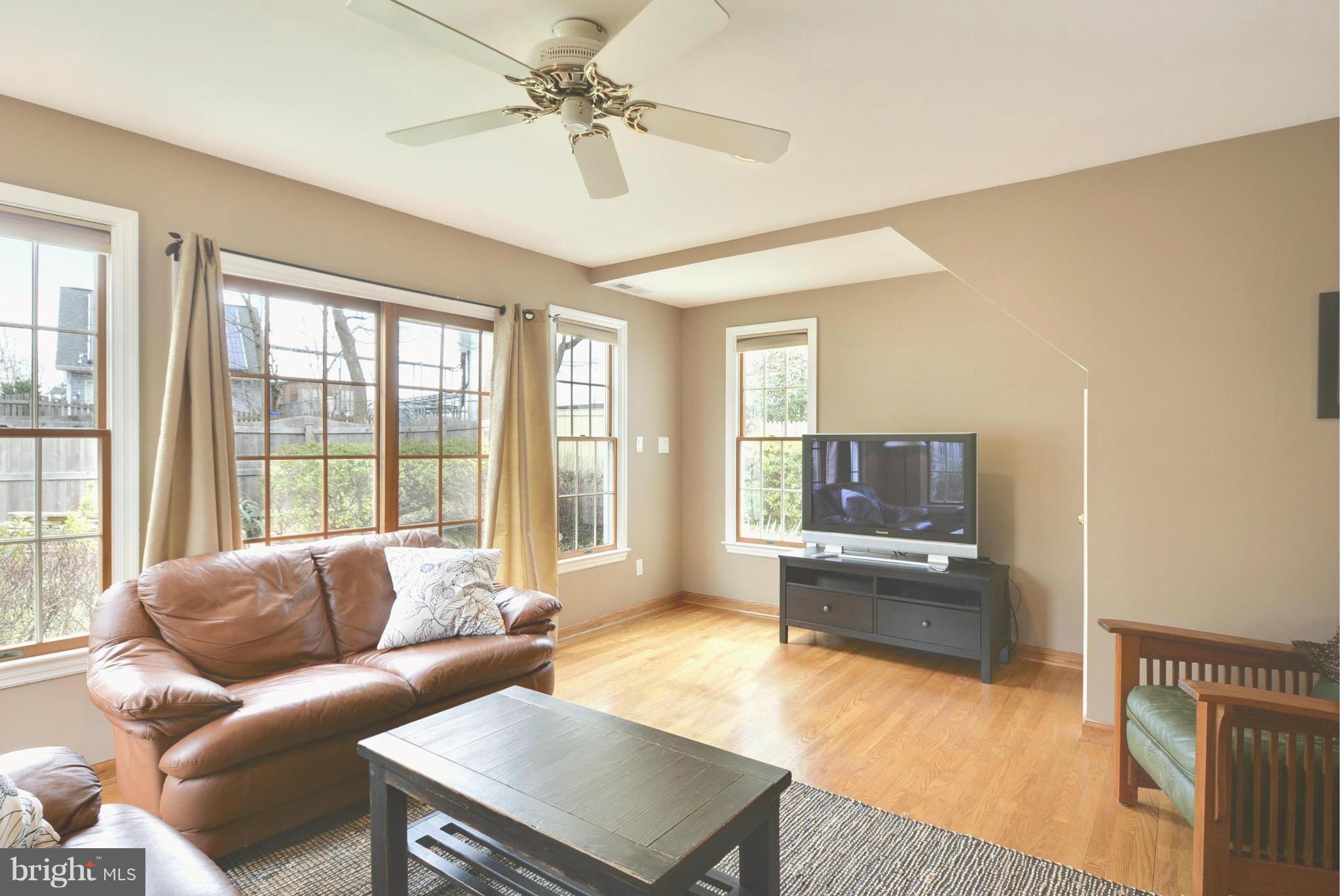 9407 Riley Place Silver Spring, MD 20910 - Photo 12 of 28 Family Room
