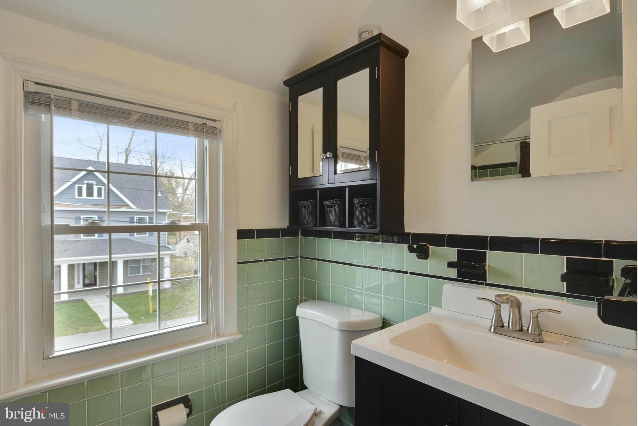 9407 Riley Place Silver Spring, MD 20910 - Photo 20 of 28 Bath