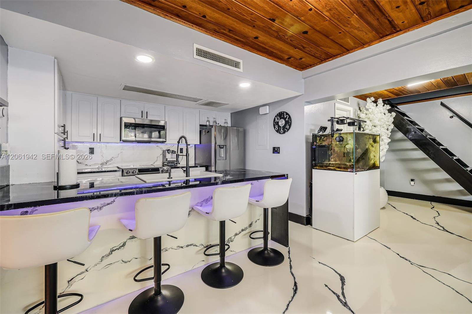 6402 Windmill Gate Road Miami Lakes, FL 33014 - Photo 6 of 59 Gallery Image 6
