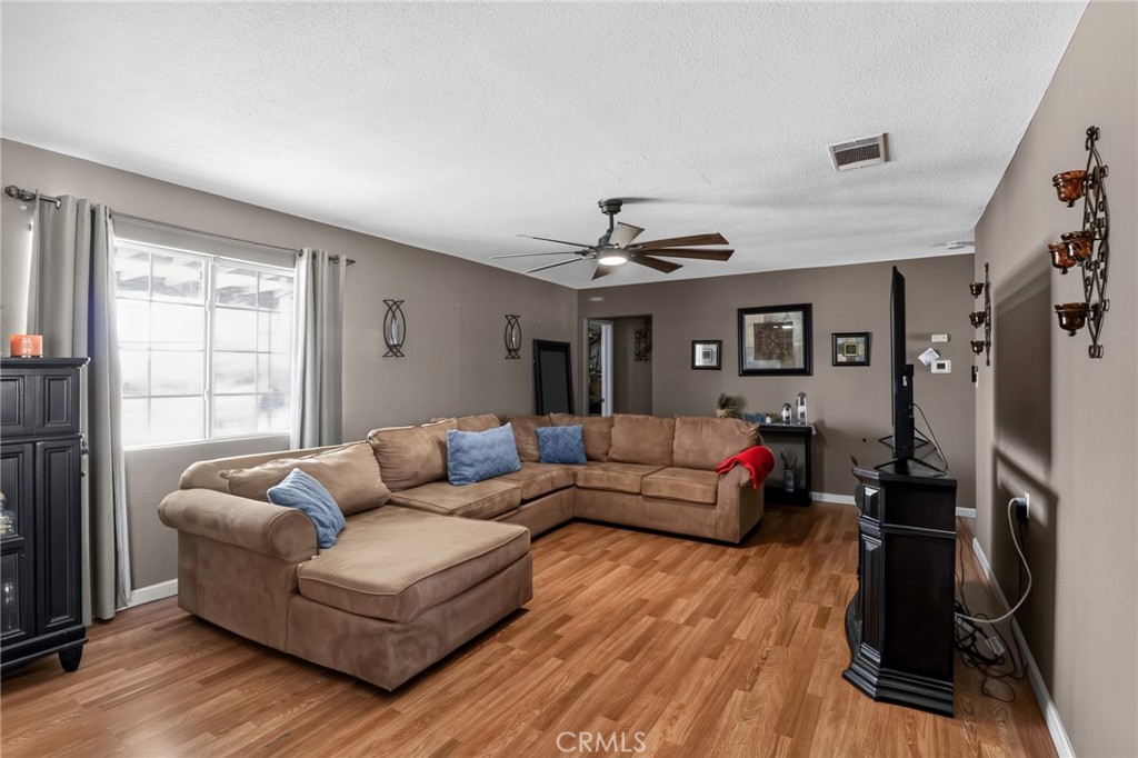 13477 Rancherias Road Apple Valley, CA 92308 - Photo 12 of 44
