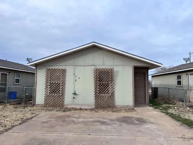 $795 | 304 81st Street, Unit 2, Lubbock, TX 79404