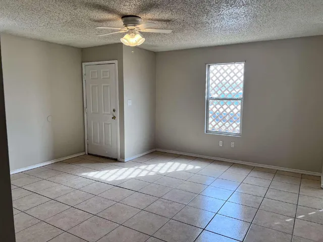 $795 | 304 81st Street, Unit 2, Lubbock, TX 79404