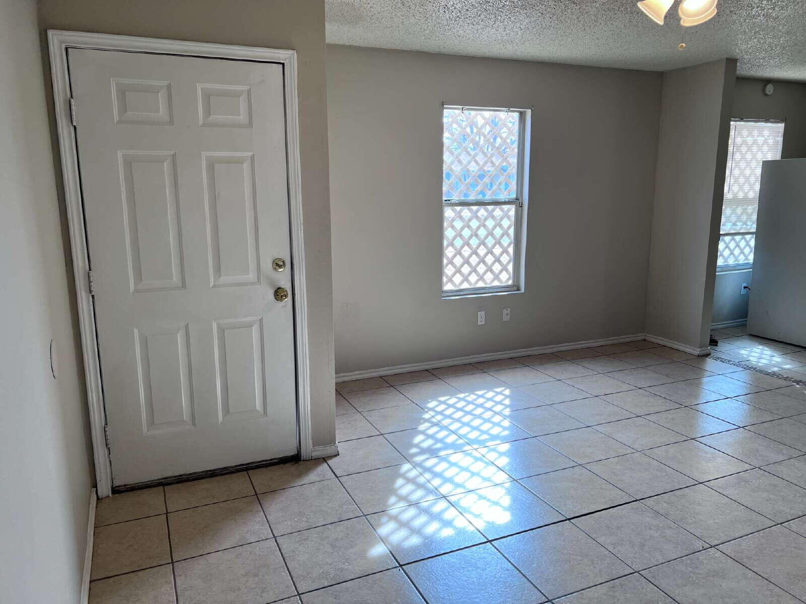 304 81st Street, Unit 2 Lubbock, TX 79404 - Photo 3 of 9 3