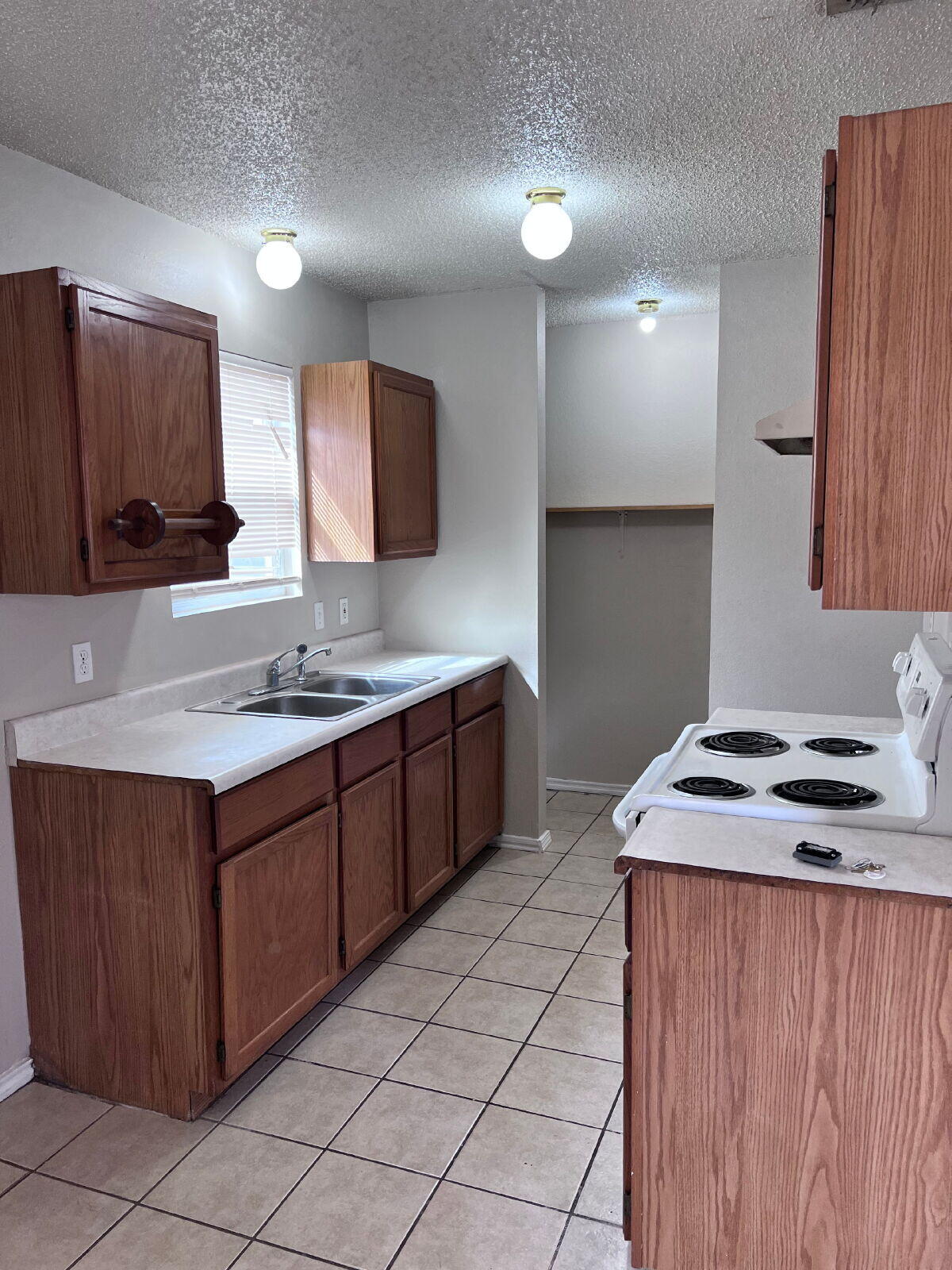 304 81st Street, Unit 2 Lubbock, TX 79404 - Photo 5 of 9 5