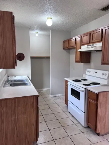 $795 | 304 81st Street, Unit 2, Lubbock, TX 79404