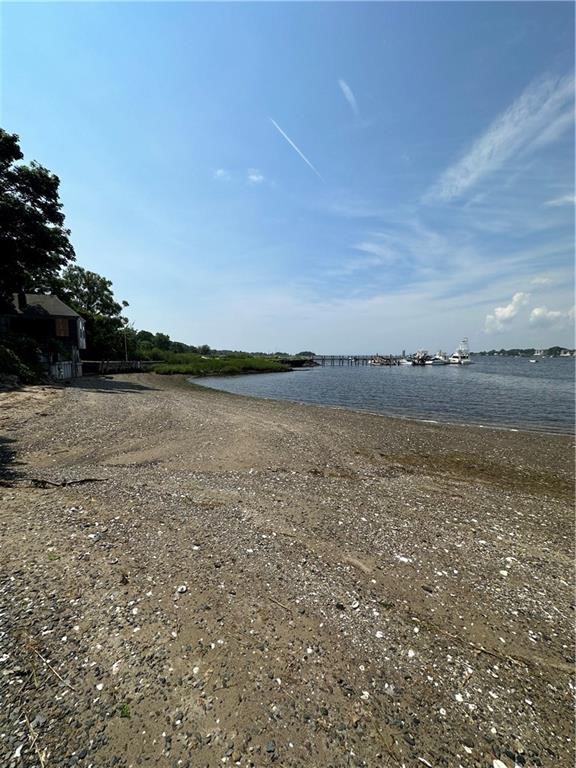 58 Beach Street Warren, RI 02885 - Photo 3 of 24