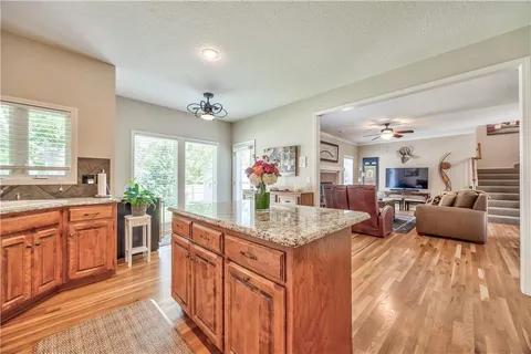 $575,000 | 6424 West 100th Terrace, Overland Park, KS 66212