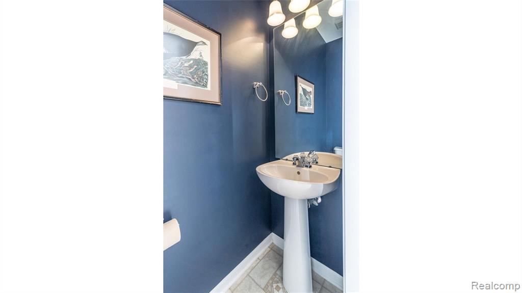 44745 Ellery Lane Novi, MI 48377 - Photo 12 of 24