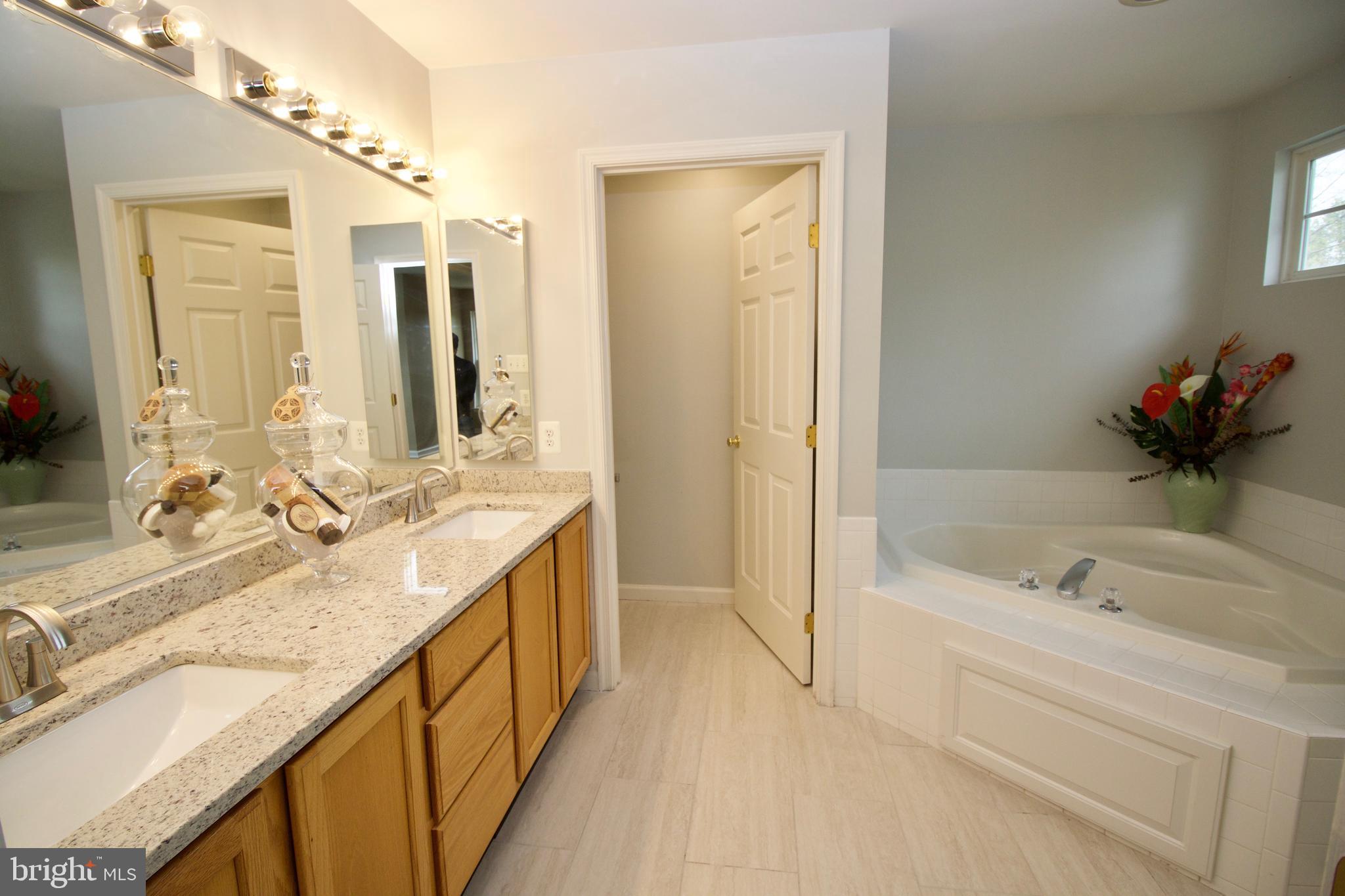 1805 Addison Court Frederick, MD 21701 - Photo 22 of 42 Master bathroom