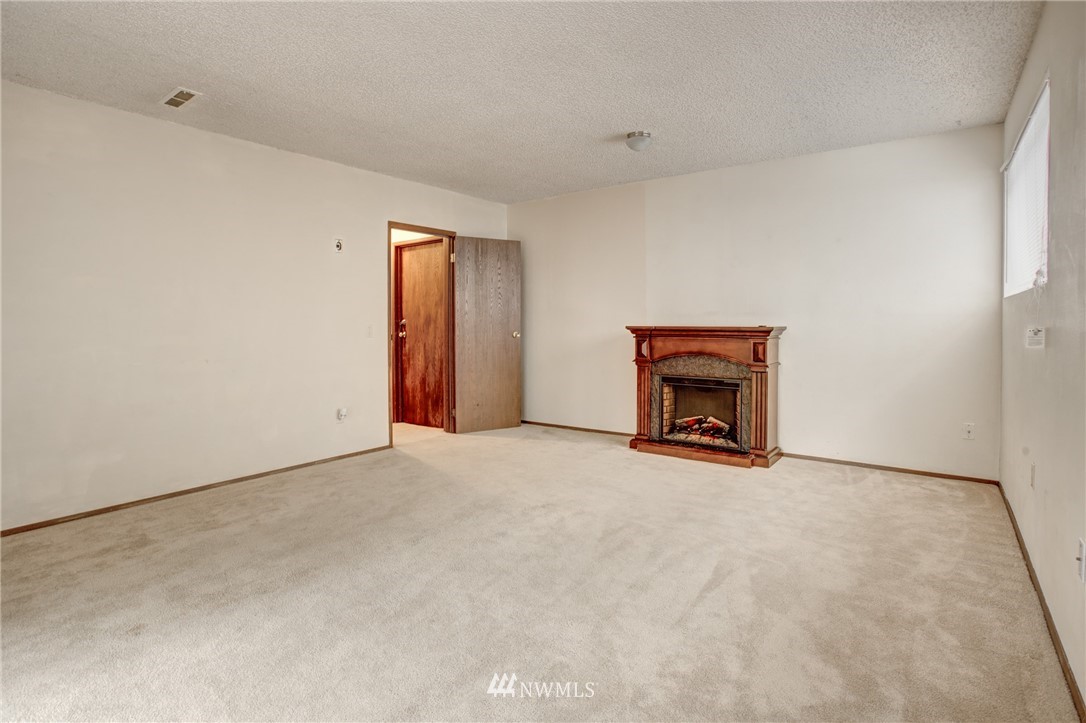2211 172nd Place Southeast Bothell, WA 98012 - Photo 11 of 19 Gallery Image 11