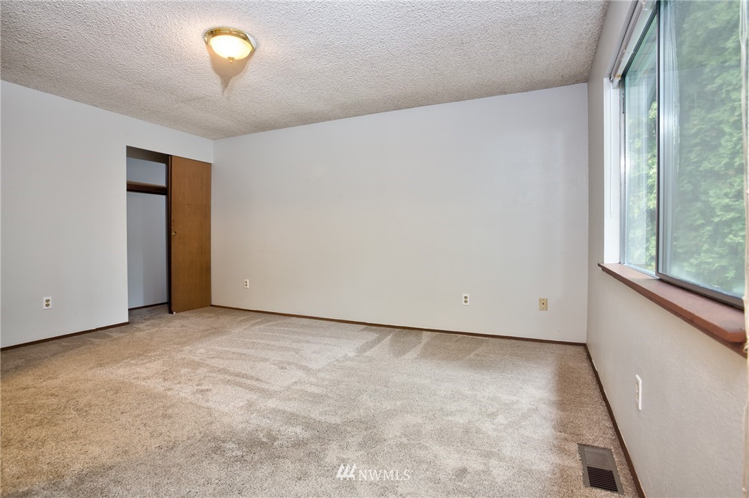 2211 172nd Place Southeast Bothell, WA 98012 - Photo 14 of 19 Gallery Image 14