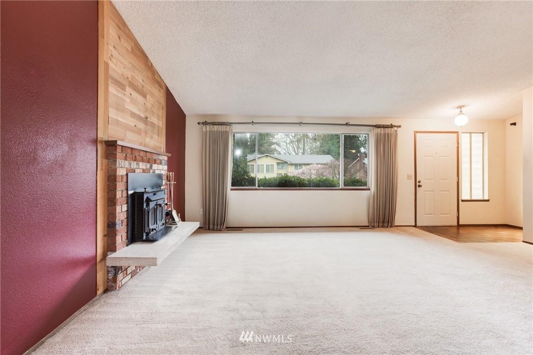 2211 172nd Place Southeast Bothell, WA 98012 - Photo 3 of 19 Gallery Image 3