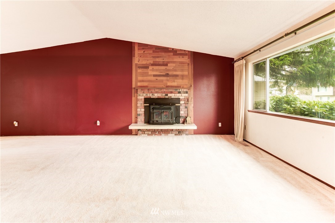 2211 172nd Place Southeast Bothell, WA 98012 - Photo 4 of 19 Gallery Image 4
