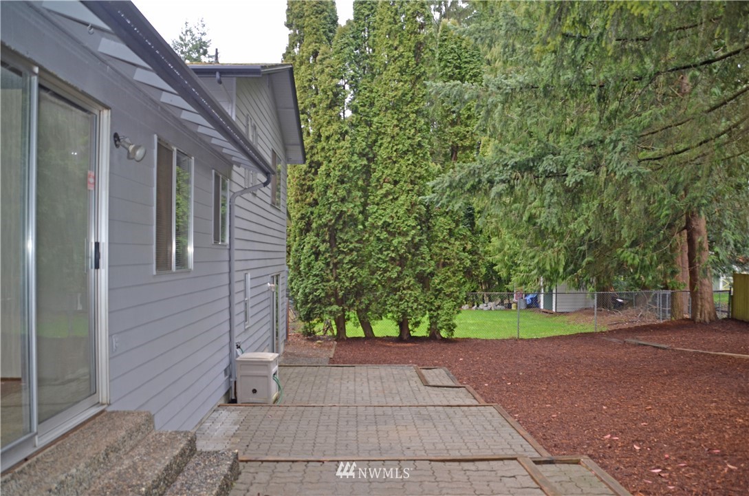 2211 172nd Place Southeast Bothell, WA 98012 - Photo 8 of 19 Gallery Image 8