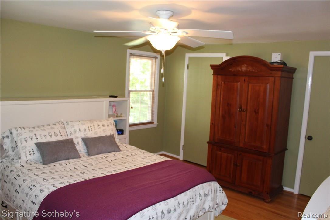 1748 Prestwick Road Grosse Pointe, MI 48236 - Photo 20 of 24 IMG_0999.jpg