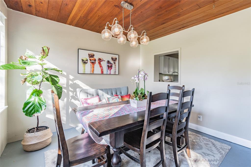 6206 South Kelly Road Tampa, FL 33611 - Photo 12 of 33