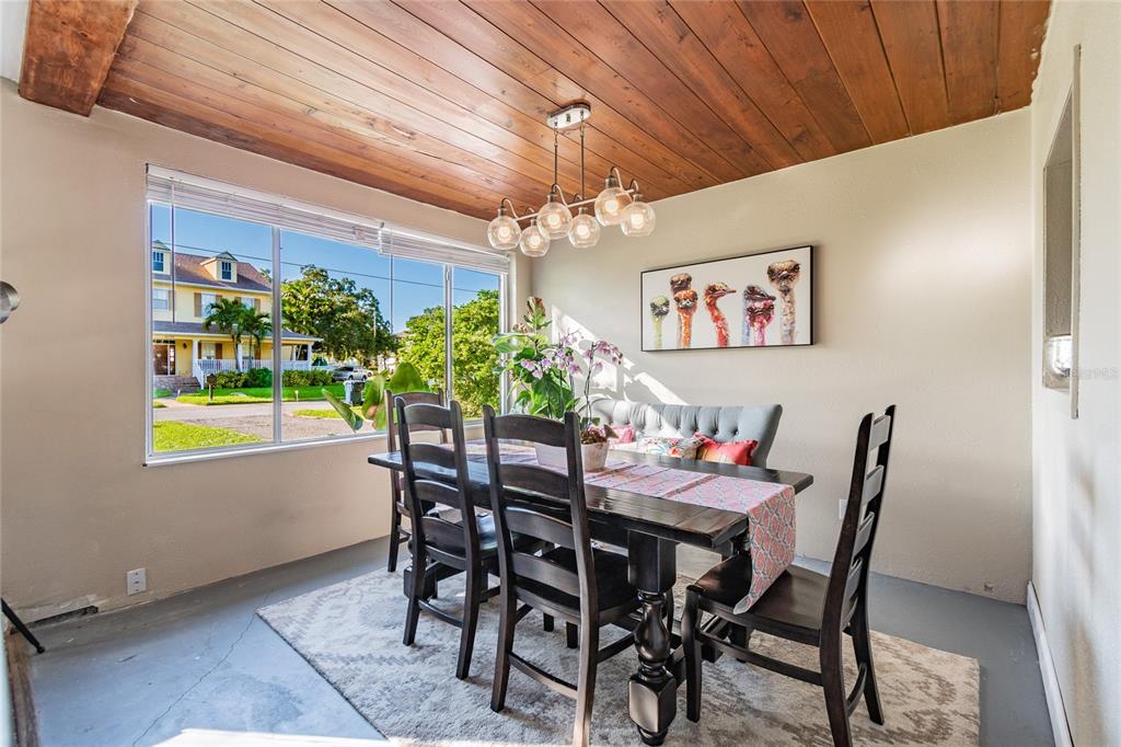 6206 South Kelly Road Tampa, FL 33611 - Photo 13 of 33