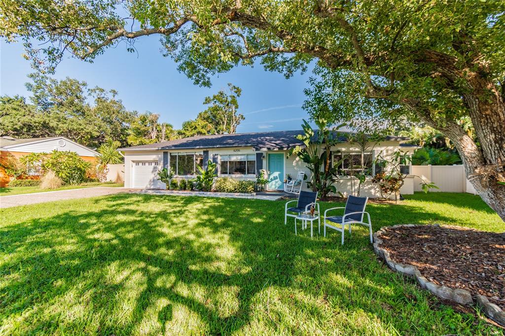 6206 South Kelly Road Tampa, FL 33611 - Photo 4 of 33