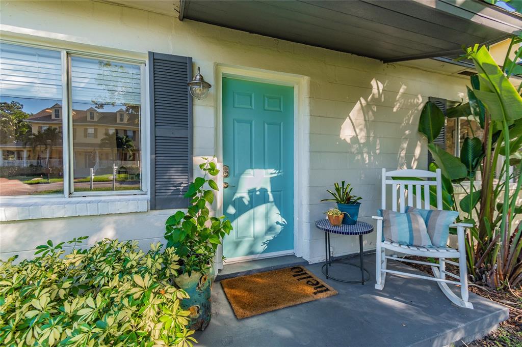 6206 South Kelly Road Tampa, FL 33611 - Photo 6 of 33