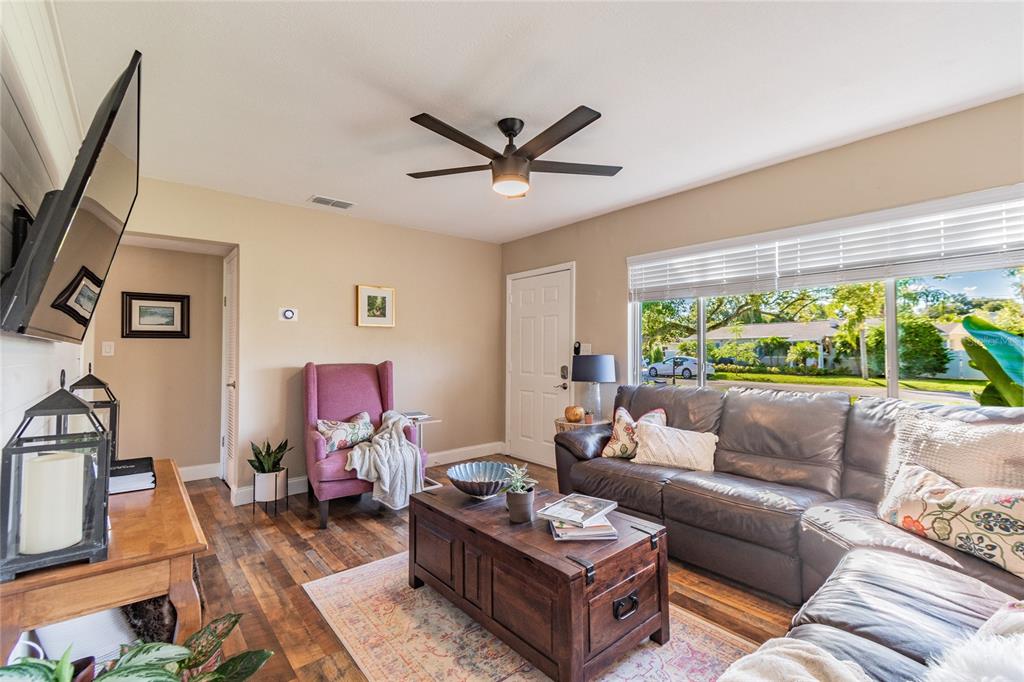 6206 South Kelly Road Tampa, FL 33611 - Photo 10 of 33