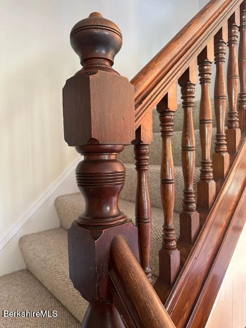 165 Luce Road Williamstown, MA 01267 - Photo 17 of 44 Front entry staircase