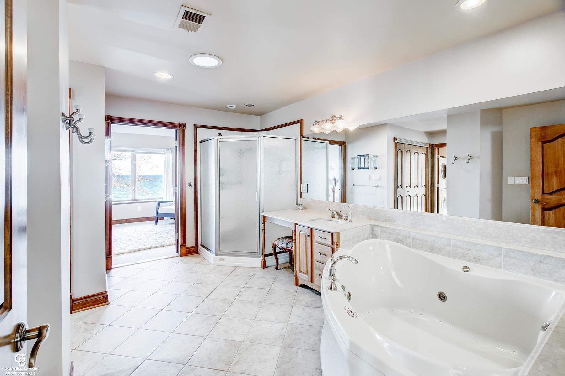 3864 North Lakeshore Road Deckerville, MI 48427 - Photo 41 of 88 50107318-40.JPG