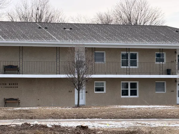 $95,000 | 30 Tilton Manor Drive, Unit 205, Rochelle, IL 61068