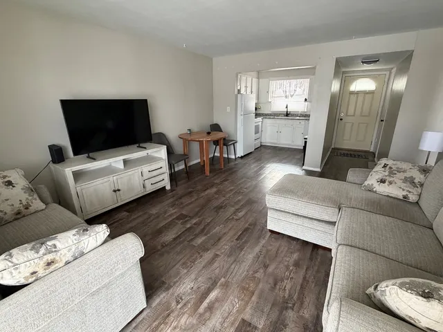 $99,900 | 30 Tilton Manor Drive, Unit 205, Rochelle, IL 61068