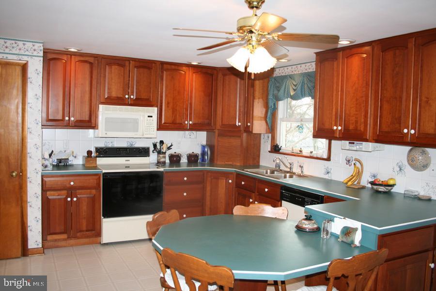 240 Landis Valley Road Lititz, PA 17543 - Photo 4 of 12
