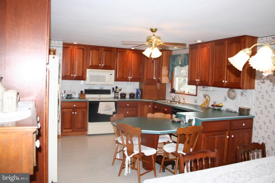 240 Landis Valley Road Lititz, PA 17543 - Photo 5 of 12