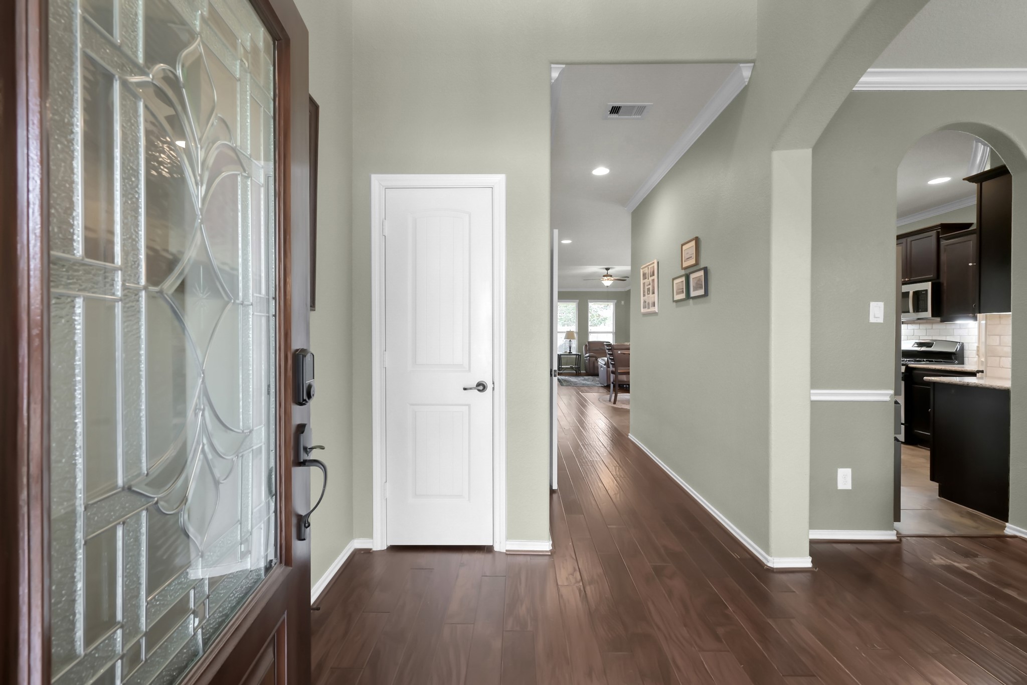 31718 Ravens Bluff Lane Spring, TX 77386 - Photo 7 of 39 Entry way into the home