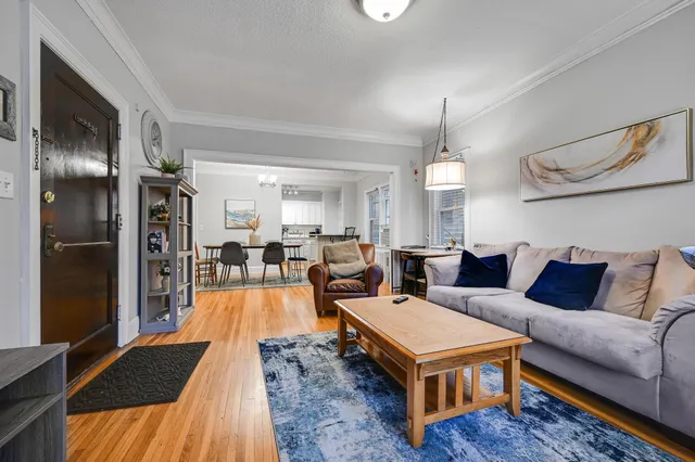 $224,900 | 3501 Dupont Avenue South, Unit 1, Minneapolis, MN 55408