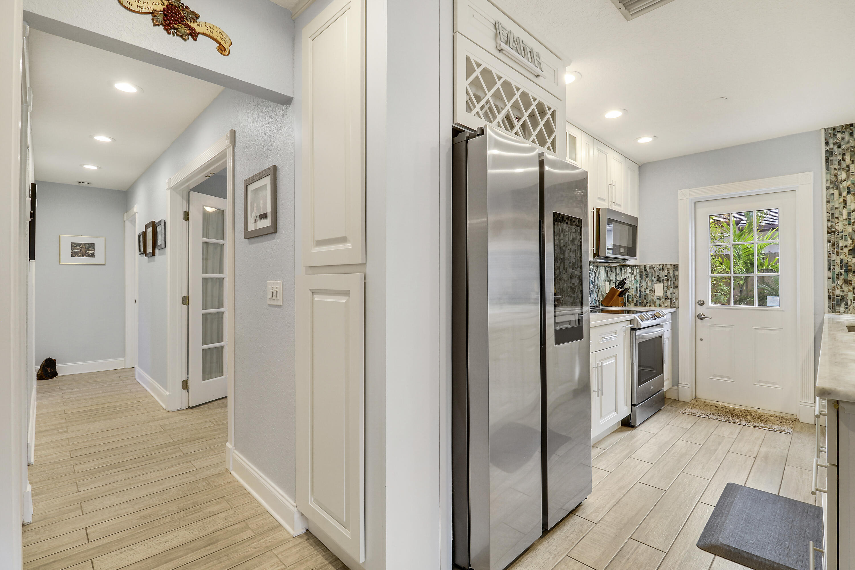 503 North Perry Avenue Jupiter, FL 33458 - Photo 12 of 32 Kitchen to Hall