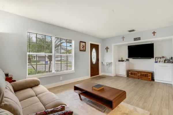 $599,000 | 503 North Perry Avenue, Jupiter, FL 33458