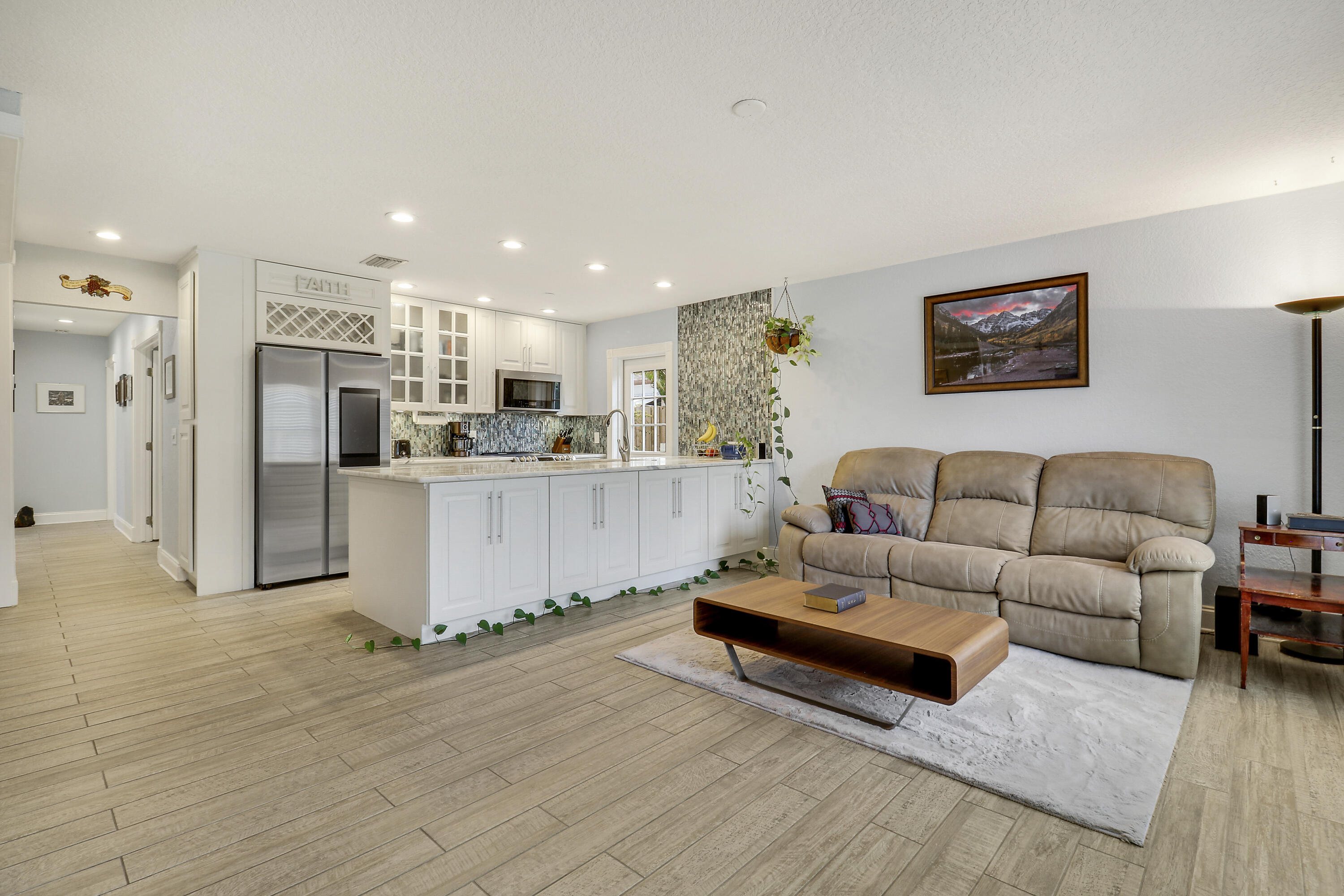 503 North Perry Avenue Jupiter, FL 33458 - Photo 4 of 32 Entry View