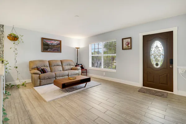 $599,000 | 503 North Perry Avenue, Jupiter, FL 33458