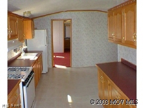 18 Camelot Road Belpre, OH 45714 - Photo 2 of 5 Gallery Image 2