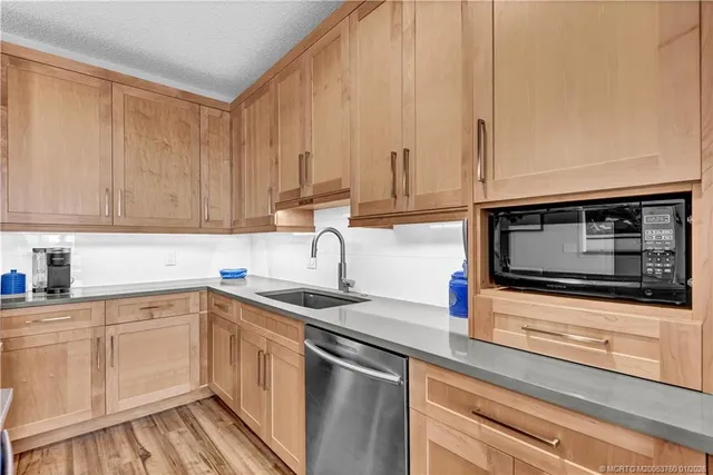 $225,000 | 2544 Northwest Seagrass Drive, Unit 6B, Palm City, FL 34990