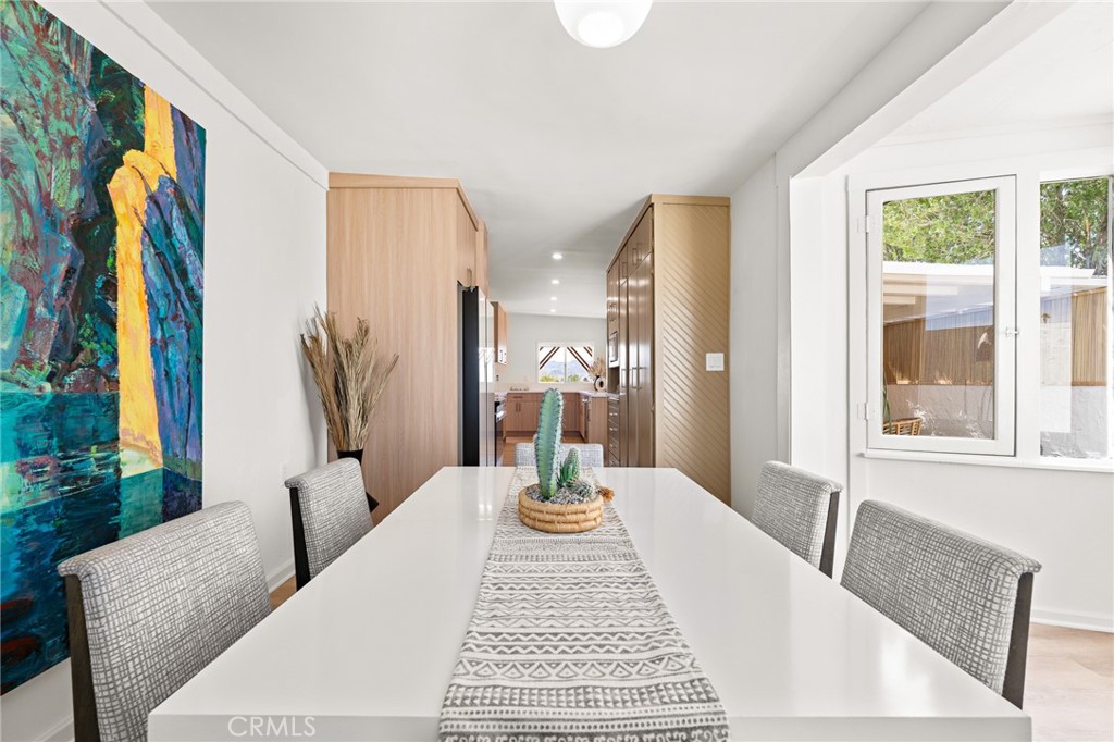 62420 Canterbury Street Joshua Tree, CA 92252 - Photo 29 of 50 a close view of a living room