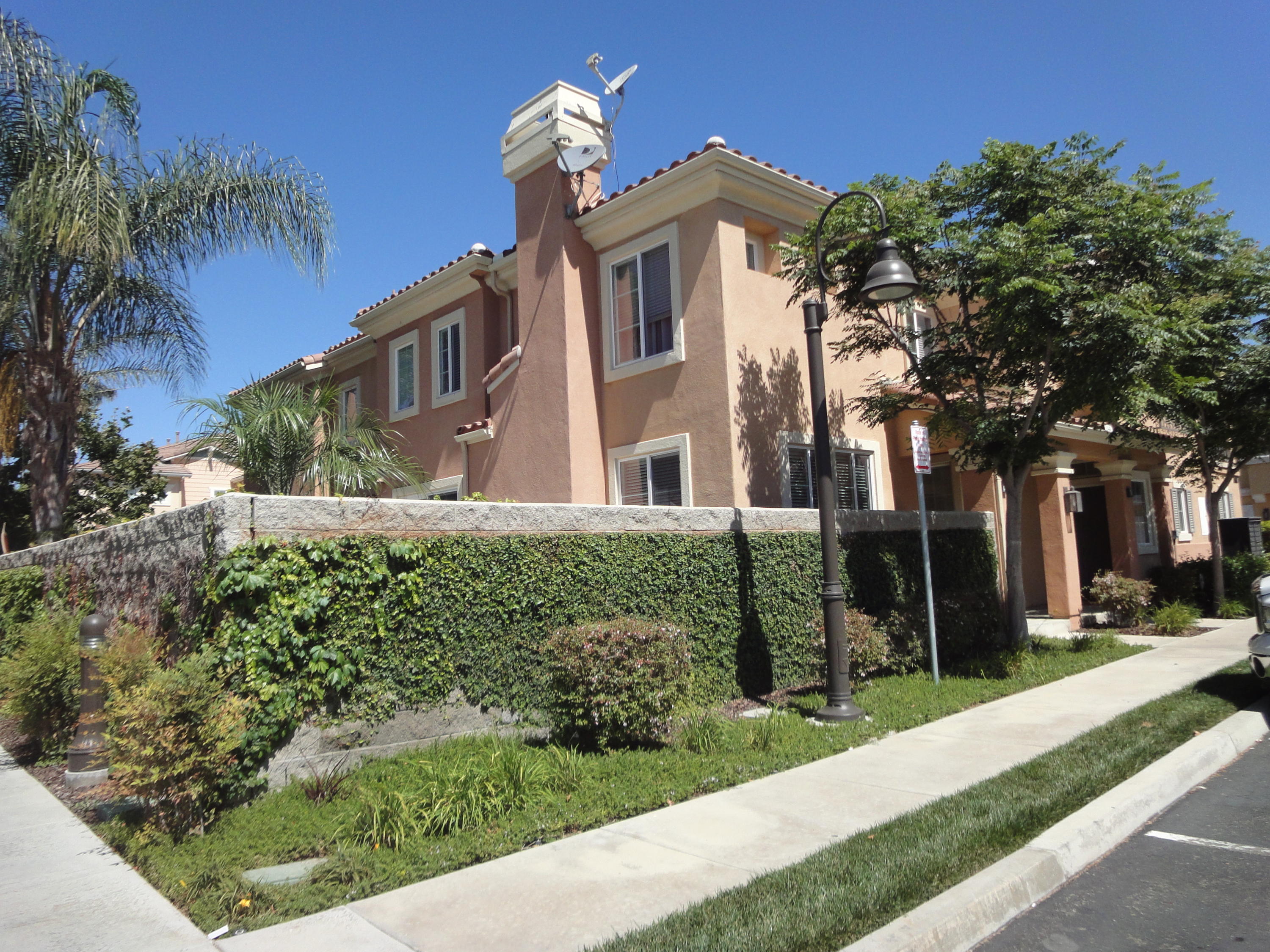 4144 Laredo Lane, Unit B Simi Valley, CA 93063 - Photo 2 of 31 LAREDO LISTING-2