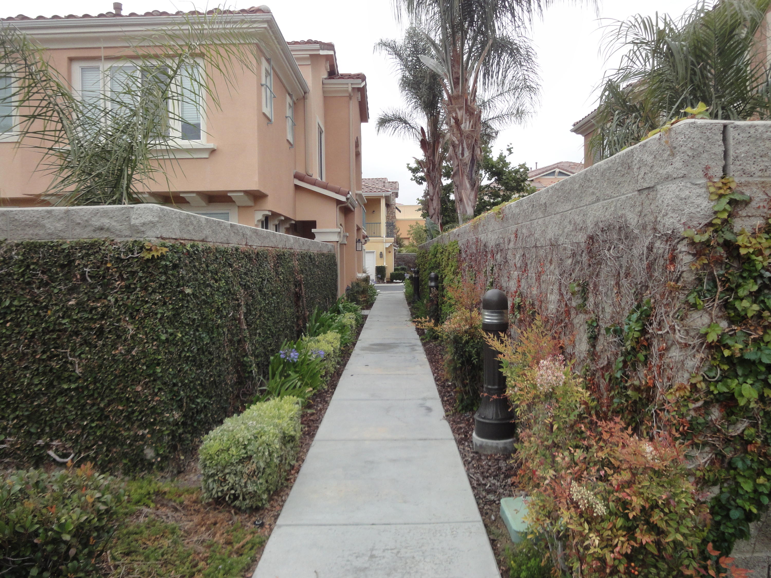 4144 Laredo Lane, Unit B Simi Valley, CA 93063 - Photo 24 of 31 24