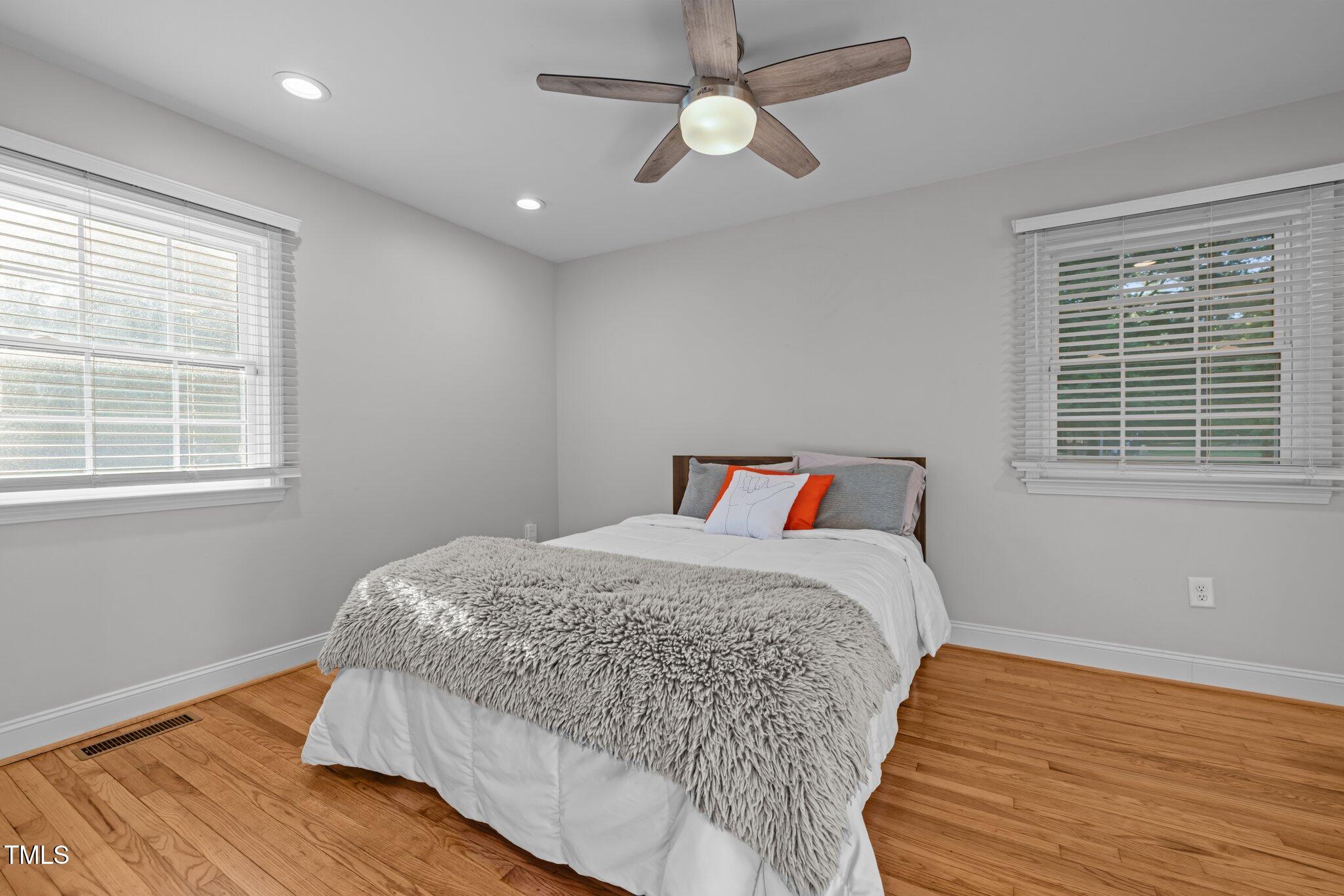 5208 Melbourne Road Raleigh, NC 27606 - Photo 25 of 39 30-web-or-mls-5Z8A4971