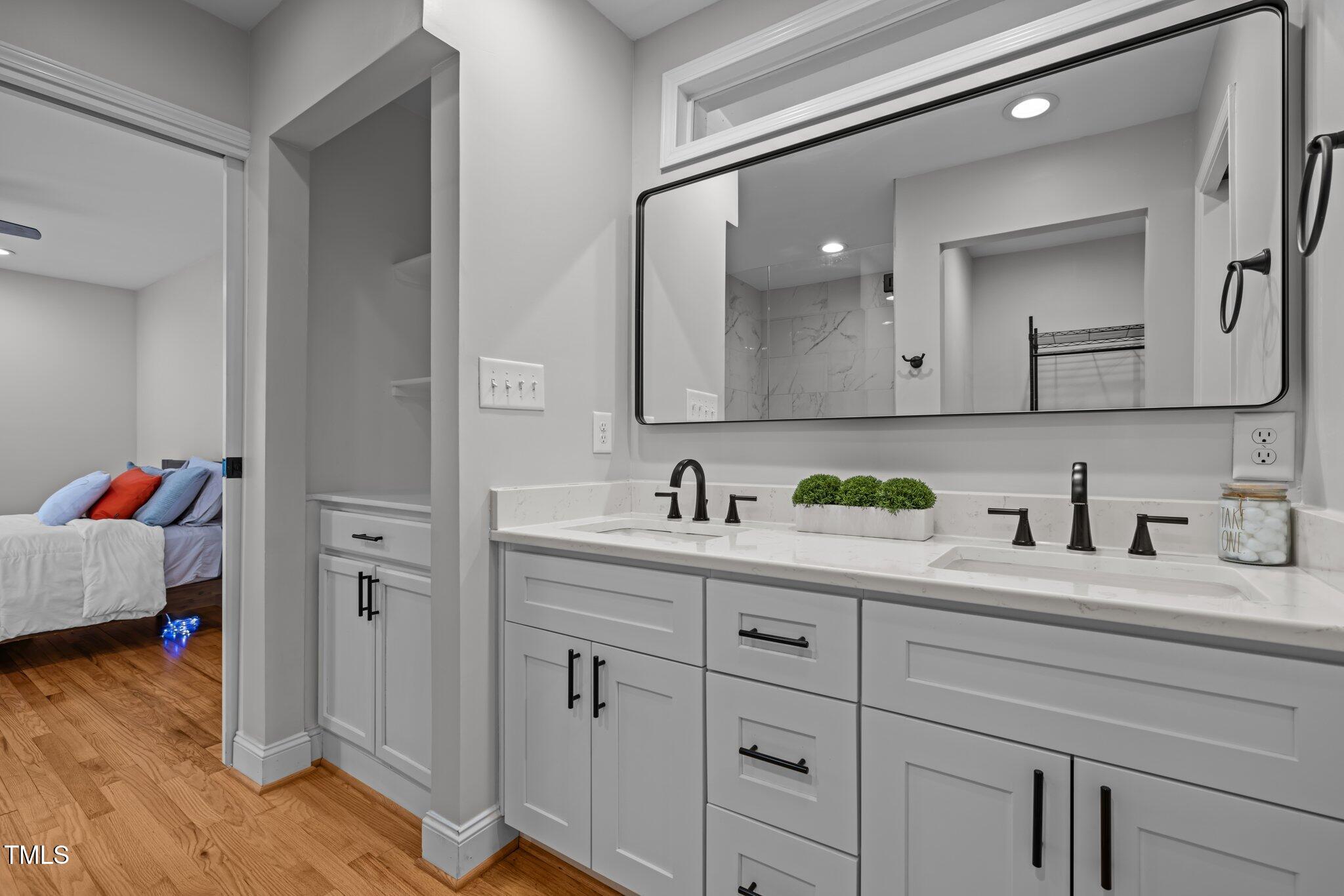 5208 Melbourne Road Raleigh, NC 27606 - Photo 29 of 39 34-web-or-mls-5Z8A4983