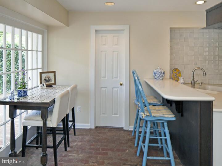 317 Mountain View Road Skillman, NJ 08558 - Photo 7 of 25