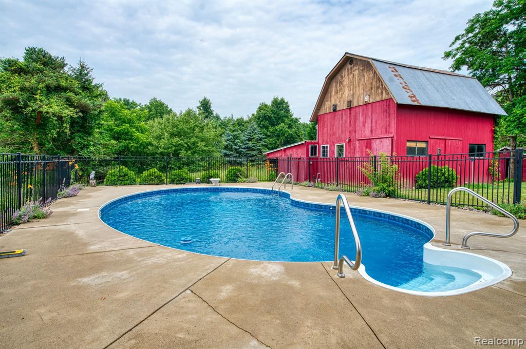 8953 Oak Grove Road Howell, MI 48855 - Photo 29 of 34