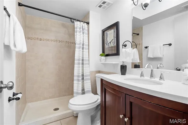 $1,650 | 13453 Coliseum Drive, Unit E, Chesterfield, MO 63017